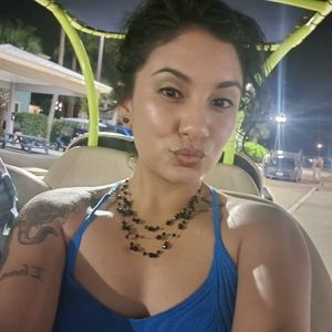 Meet your Posher, Evelyn